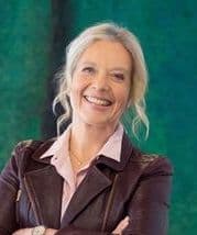Stefanie Windhausen von Sprechperlen ist TV-Journalistin und war bei Euronews, ProSieben, Kabel Eins in der Politik-, Sport- und Wissensredaktion tätig. 2009 hat sie zusammen mit der TV-Moderatorin Britta Sander und dem Event-Moderator Clemens Löcke Sprechperlen gegründet. Sprechperlen sind Profis in Sachen Auftrittscoaching und Präsentationstraining in der Wirtschaft und im Profisport. Stefanie Windhausen hat eine mehrjährige Ausbildung beim Lingva Eterna Institut für bewusste Sprache absolviert. Sie ist seit 2014 als Gemeinderätin in Schondorf engagiert und erfahren in politischen Diskussionen und der Realisierung von langjährigen Projekten. Als Sprachexpertin arbeitet sie mit Führungspersönlichkeiten zusammen.  www.stefanie-windhausen.de  